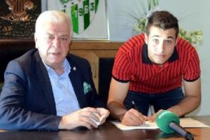 Bursasporlu Mehmet Ataberk ligin en gen&ccedil; futbolcusu