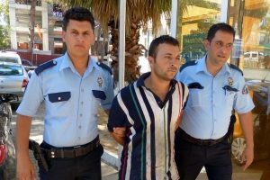 Ayrı yaşadığı eşini &ouml;ld&uuml;ren koca tutuklandı