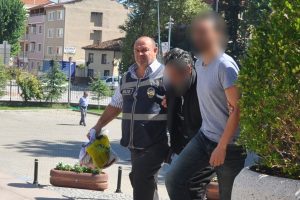 İzmir'de, g&ouml;zaltına alınan emniyet mensubu 92'ye y&uuml;kseldi