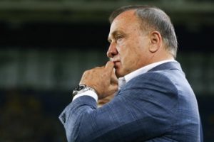Advocaat'tan Van Persie a&ccedil;ıklaması!