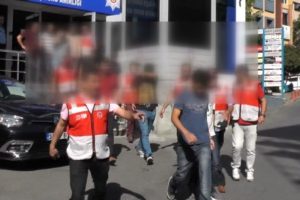 İstanbul'da FET&Ouml; operasyonu: 13 tutuklama