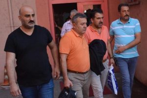 Karab&uuml;k'te FET&Ouml; soruşturmasında 8 kişi tutuklandı