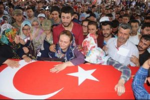 Gaziantepli şehit uzman &ccedil;avuş son yolculuğuna uğurlandı