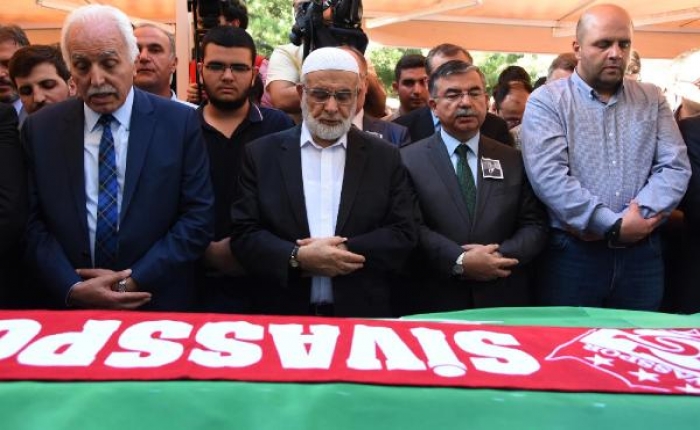 Bakan Yılmaz, eski Sivas Belediye Başkanı Se&ccedil;ilmiş'in cenazesine katıldı