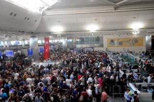Atat&uuml;rk Havalimanı'nda b&ouml;yle kuyruk g&ouml;r&uuml;lmedi
