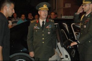 Org. Akar'dan şehidin baba evine ziyaret