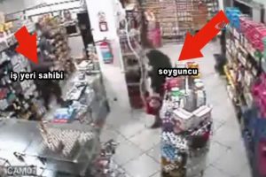 Market sahibi soyguncuyu b&ouml;yle &ouml;ld&uuml;rd&uuml;