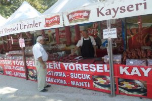 Bursa'nın Mudanya il&ccedil;esinde 52 ilin lezzetleri g&ouml;r&uuml;c&uuml;ye &ccedil;ıktı