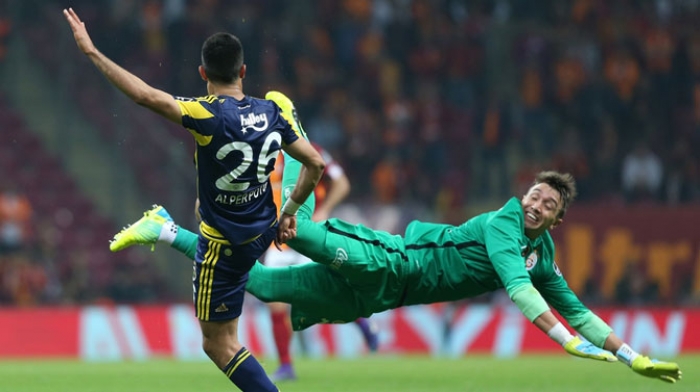 Muslera'yı &ccedil;ılgına &ccedil;eviren olay!