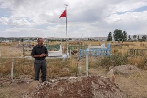 Ter&ouml;r kurbanı Antika &Ccedil;akıcı'nın eşi isyan etti: "K&uuml;rt K&uuml;rt'&uuml; &ouml;ld&uuml;r&uuml;r m&uuml;?"