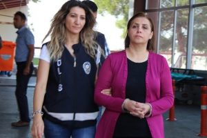 Kahramanmaraş'ta FET&Ouml; operasyonu: 1'i polis eşi 22 g&ouml;zaltı