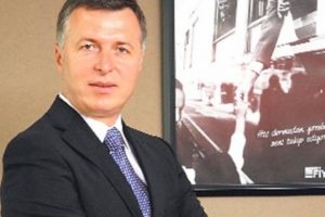 &Uuml;nl&uuml; iş adamı adliyeden firar etti