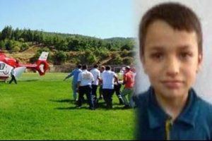 Kalbine makas saplanan &ccedil;ocuk hayatını kaybetti