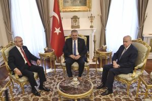 Başbakanlık konutundaki liderler zirvesi başladı