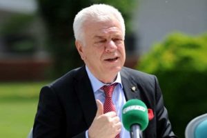 Bursaspor Başkanı Ay: "G&ouml;n&uuml;l isterdi ki pahalı futbolcular alalım"