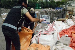 Diyarbakır'da 2 milyon TL'lik ka&ccedil;ak sigara ele ge&ccedil;irildi