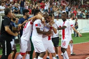 Balıkesirspor 93 g&uuml;n sonra taraftarıyla buluştu