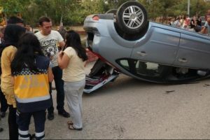 5 aylık hamile kadını, emniyet kemeri kurtardı