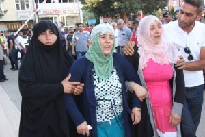 Şehit korucular ağıtlarla uğurlandı