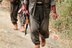 Y&uuml;ksokova'da polis aracına roketatarlı saldırı: 1 yaralı