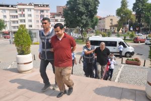 Bursa'da FET&Ouml;'c&uuml; iş adamı ve &ouml;ğretmenler adliyede