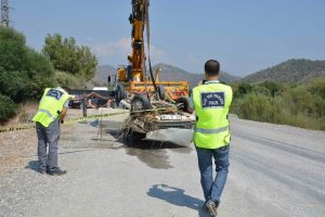 Su &ccedil;ukurundaki otomobilin i&ccedil;inde erkek cesedi