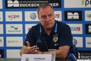 Fenerbah&ccedil;e Teknik Direkt&ouml;r&uuml; Advocaat: "T&uuml;m ciddiyetimizle sahada olacağız"