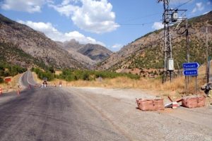 Valilik a&ccedil;ıkladı: O karayolu ulaşıma kapatıldı