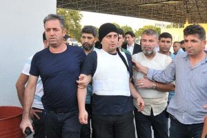 G&uuml;mr&uuml;k muhafaza memuru, TIR şof&ouml;r&uuml;n&uuml; &ouml;ld&uuml;rd&uuml;