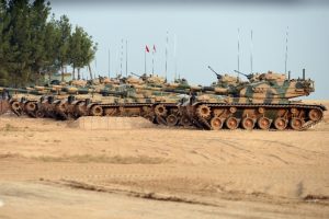 Suriye sınırında tanklarla g&uuml;venlik kontrol&uuml;