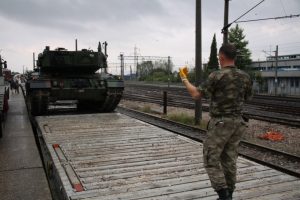 Sınıra tank sevkıyatı devam ediyor