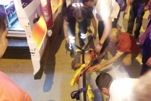 Bursa'da dolandırıcılıktan aranan kişi motosiklet &ccedil;arpınca yakalandı