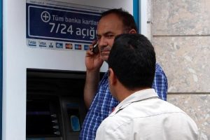 Dolandırıcıya 10 bin lirasını kaptırmaktan jandarma kurtardı