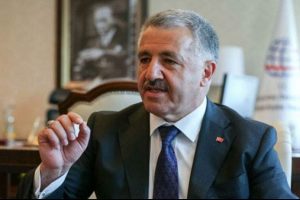 Bakan Arslan: "3. K&ouml;pr&uuml; bug&uuml;n 24.00'te fiilen hizmete girecek"