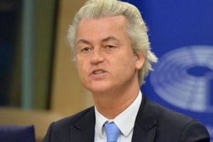 Aşırı sağcı Wilders'ten Hollanda'da camileri kapatma vaadi
