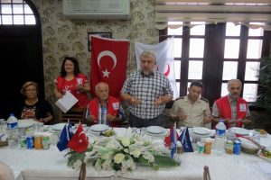 Bursa'da Kızılay'dan şehit aileleri ve gazilere vefa yemeği