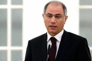 İ&ccedil;işleri Bakanı: Cep telefonu kullanmıyor, &ouml;zel ekipler arıyor