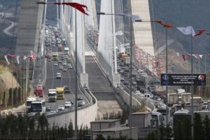 Yavuz Selim'de ilk kavga, otoyolda ilk kaza