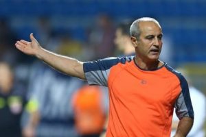 Adanaspor cephesi hakeme ateş p&uuml;sk&uuml;rd&uuml;