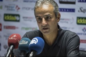 "Zor şartlar altında olan bir takımız"