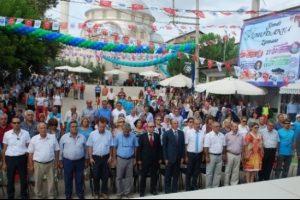Bursa'da 4. &Ccedil;ağrışan Bağbozumu Şenliği d&uuml;zenlendi