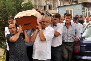 FET&Ouml;'den serbest bırakılan Başkan, bir g&uuml;n sonra babasını kaybetti