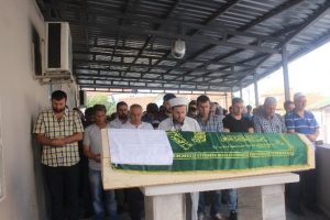 Oğlu tarafından &ouml;ld&uuml;r&uuml;len baba son yolculuğuna uğurlandı