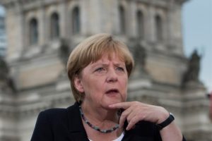 Merkel: Bizim ordumuz meclisi bombalasa...