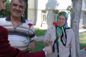GATA'nın ilk sivil hastaları &ccedil;i&ccedil;eklerle karşılandı