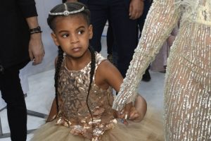 Beyonce kızının elbisesine 33 bin TL verdi!