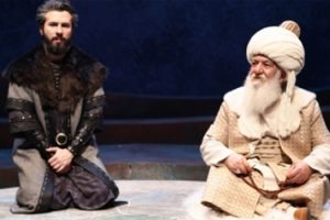 "Sadece yerli oyunlarla sahnelerimizi a&ccedil;ıyoruz"