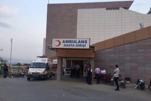 Romanlar arasında silahlı kavga: 2 &ouml;l&uuml;, 1'i polis 3 yaralı