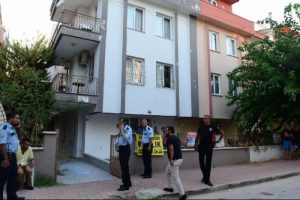 Koluna sakinleştirici enjekte edip intihar etti