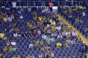 Fenerbah&ccedil;e y&ouml;netim geri adım attı